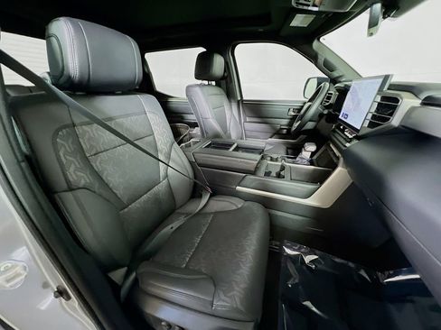 Certified 2025 Toyota Tundra Limited AWD/4WD image 25
