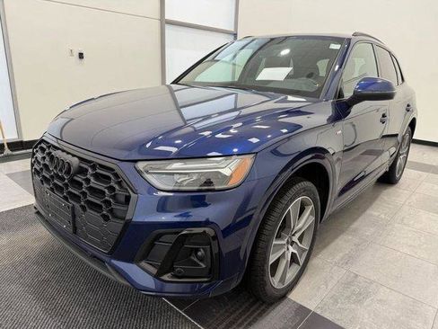 Certified 2025 Audi Q5 2.0T Premium w/ Convenience Plus Package AWD/4WD image 6