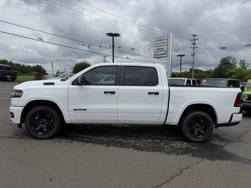Used 2025 RAM 1500 Big Horn AWD/4WD image 7