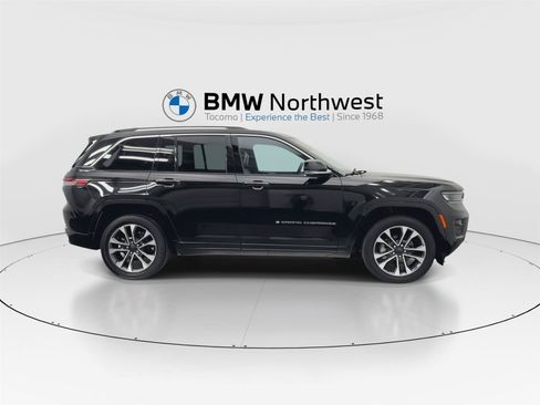 Used 2022 Jeep Grand Cherokee Overland AWD/4WD image 5