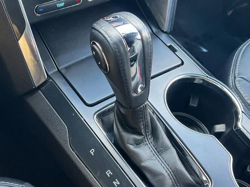 Used 2019 Ford Explorer Limited image 22