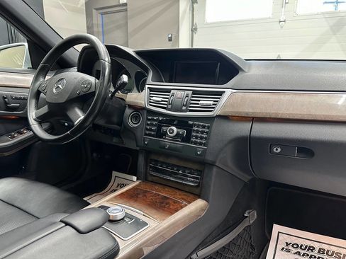 Used 2011 Mercedes-Benz E 350 4MATIC Wagon image 27