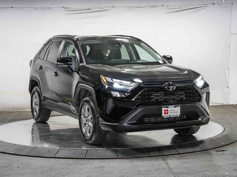 Certified 2024 Toyota RAV4 XLE FWD image 6