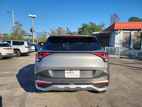 Used 2023 Kia Sportage LX image 9