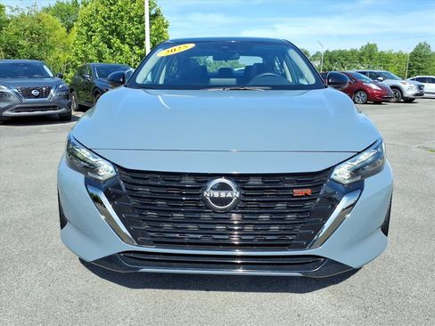 Certified 2025 Nissan Sentra SR w/ SR Premium Package FWD image 8