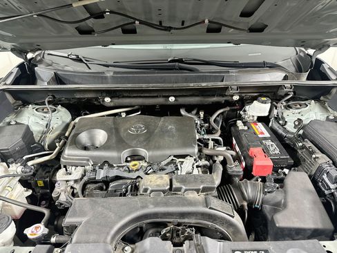 Used 2019 Toyota RAV4 XLE Premium w/ Cold Weather Package FWD image 33