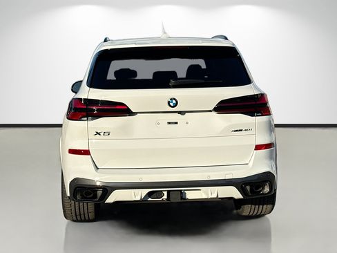 New 2026 BMW X5 xDrive40i w/ M Sport Package AWD/4WD image 4