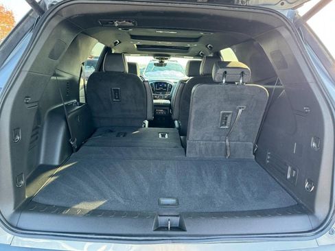 Used 2023 Chevrolet Traverse Premier image 6