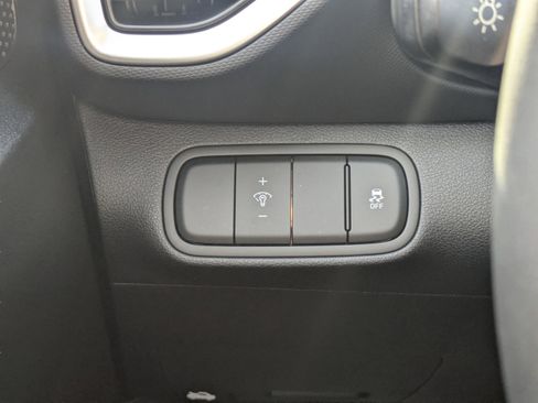 Certified 2024 Hyundai Venue SEL image 24