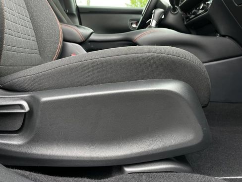 Certified 2025 Honda HR-V Sport image 30