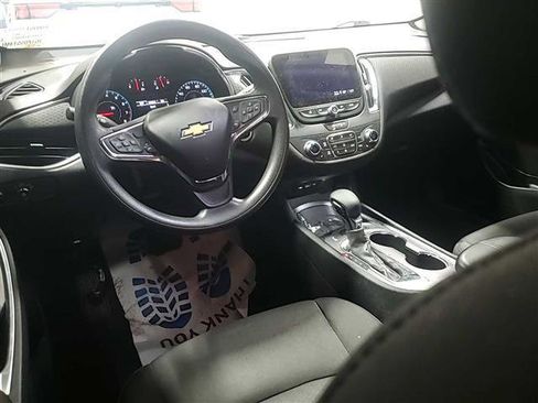 Used 2021 Chevrolet Malibu LT image 4