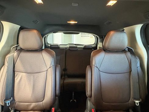 Used 2024 Toyota Sienna Platinum AWD/4WD image 30