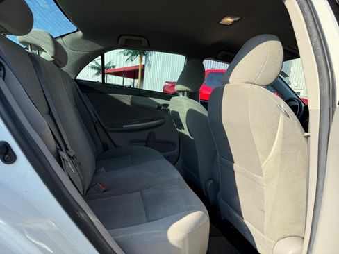 Used 2012 Toyota Corolla LE FWD image 12