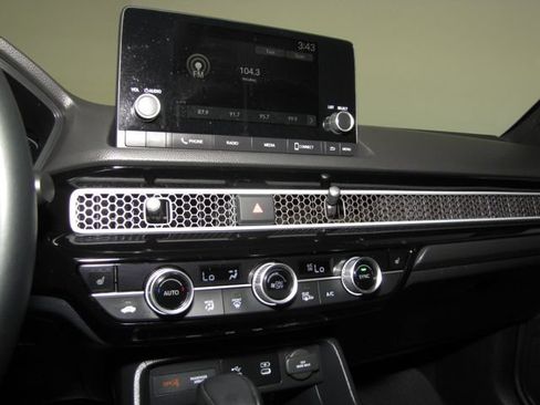Certified 2025 Honda Civic Sport Touring image 7