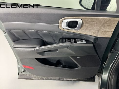 Used 2021 Kia Sorento SX Prestige image 28