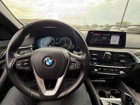 Used 2018 BMW 530e RWD image 23