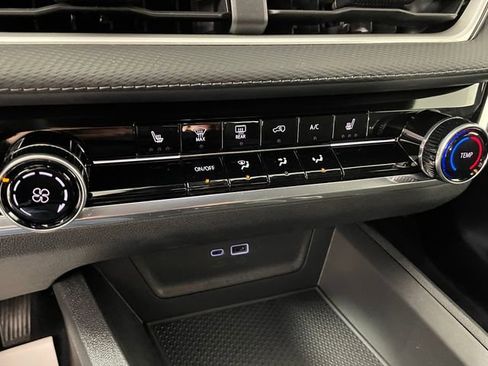 New 2026 Chevrolet Equinox LT image 8