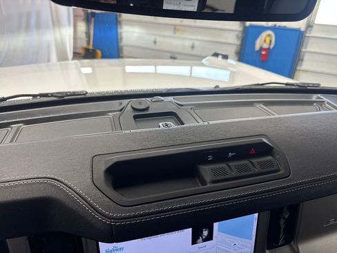 Certified 2025 Ford Bronco Outer Banks AWD/4WD image 20