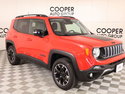 Used 2023 Jeep Renegade Latitude AWD/4WD image 1