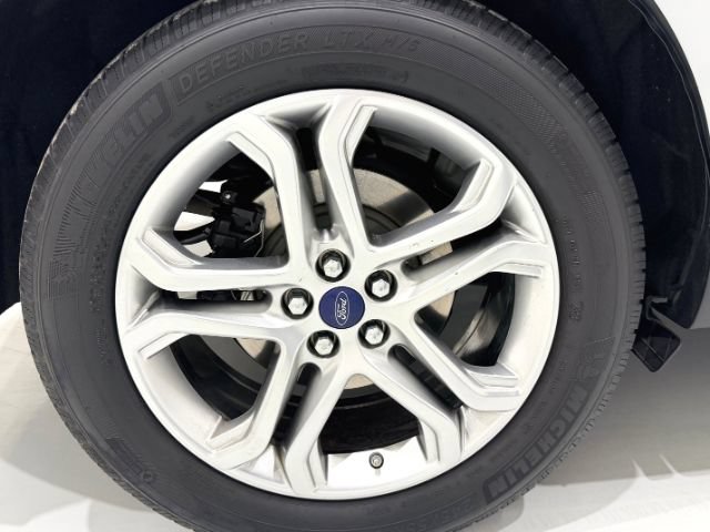 Used 2018 Ford Edge Titanium w/ Equipment Group 301A AWD/4WD image 7