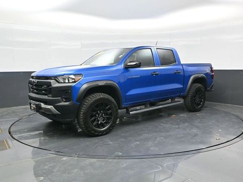 Used 2024 Chevrolet Colorado Trail Boss AWD/4WD image 3