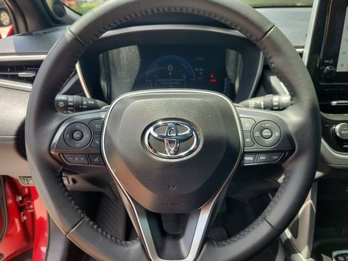 Used 2025 Toyota Corolla Cross AWD Hybrid w/ Convenience Package image 19