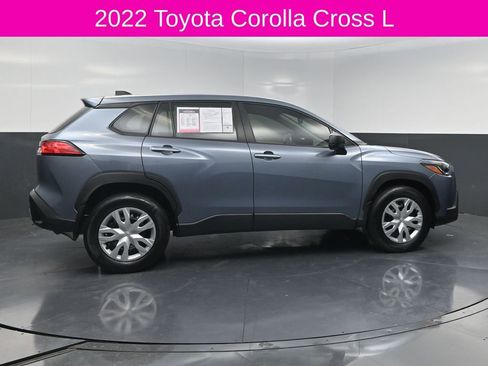 Used 2022 Toyota Corolla Cross L image 4