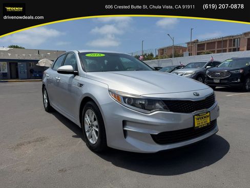 Used 2018 Kia Optima LX FWD image 3