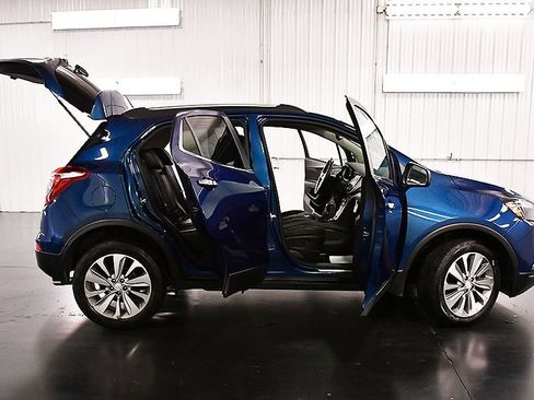 Used 2020 Buick Encore Preferred AWD/4WD image 28
