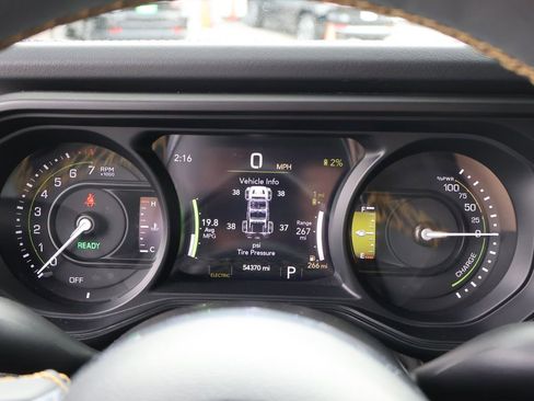 Used 2024 Jeep Wrangler Unlimited Sahara image 28