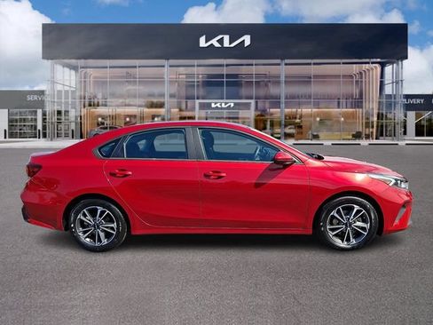 Certified 2023 Kia Forte LXS FWD image 7