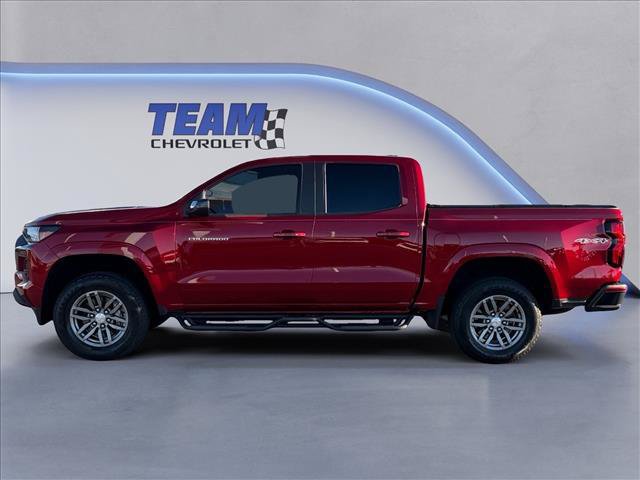 Used 2023 Chevrolet Colorado LT w/ LT Convenience Package II AWD/4WD image 2