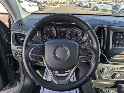 Used 2019 Jeep Cherokee Latitude Plus w/ Cold Weather Group image 16