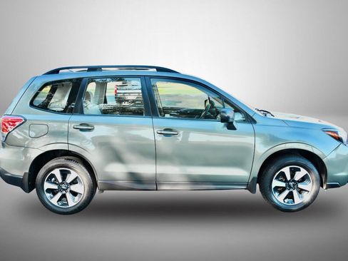 Used 2017 Subaru Forester 2.5i w/ Alloy Wheel Package image 8