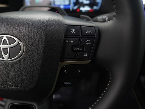 Used 2026 Toyota Crown Platinum image 31