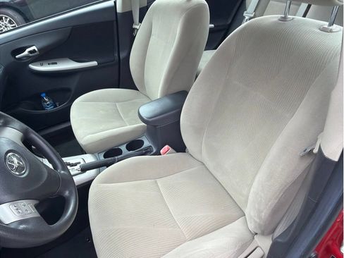 Used 2013 Toyota Corolla LE FWD image 8