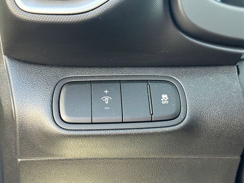 Certified 2023 Hyundai Venue SEL FWD image 32