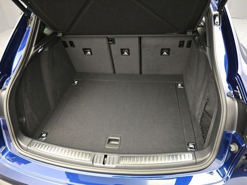 Certified 2025 Porsche Macan image 33