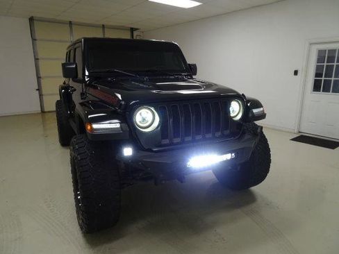 Used 2023 Jeep Wrangler Unlimited Rubicon w/ Cold Weather Group AWD/4WD image 14