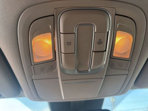 Used 2019 Hyundai Santa Fe SEL image 17