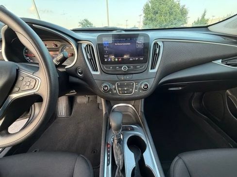 Used 2024 Chevrolet Malibu LT FWD image 27