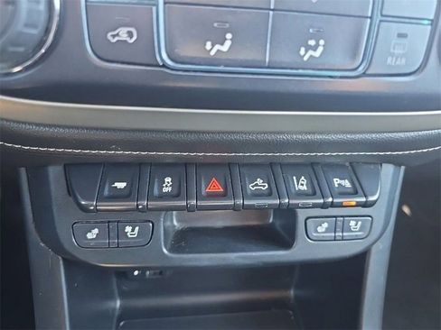 Used 2020 GMC Canyon Denali image 20