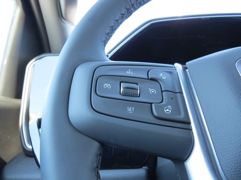 New 2026 GMC Sierra 1500 SLE image 17