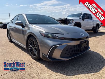 Used 2025 Toyota Camry SE w/ Multimedia Upgrade Package