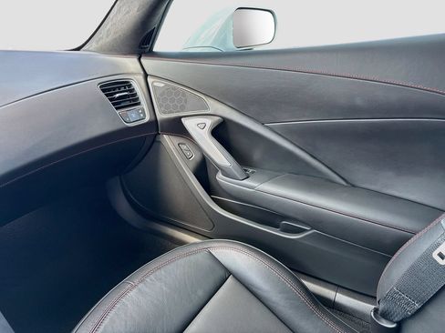 Used 2019 Chevrolet Corvette Z06 RWD image 28