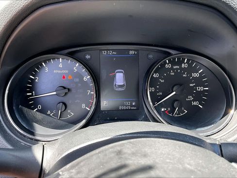 Used 2020 Nissan Rogue S FWD image 25