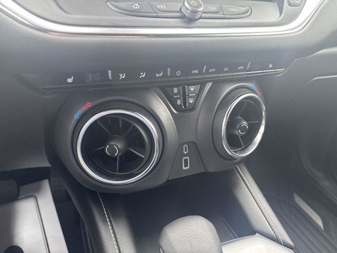 Used 2025 Chevrolet Blazer LT w/ LPO, Floor Liner Package FWD image 25