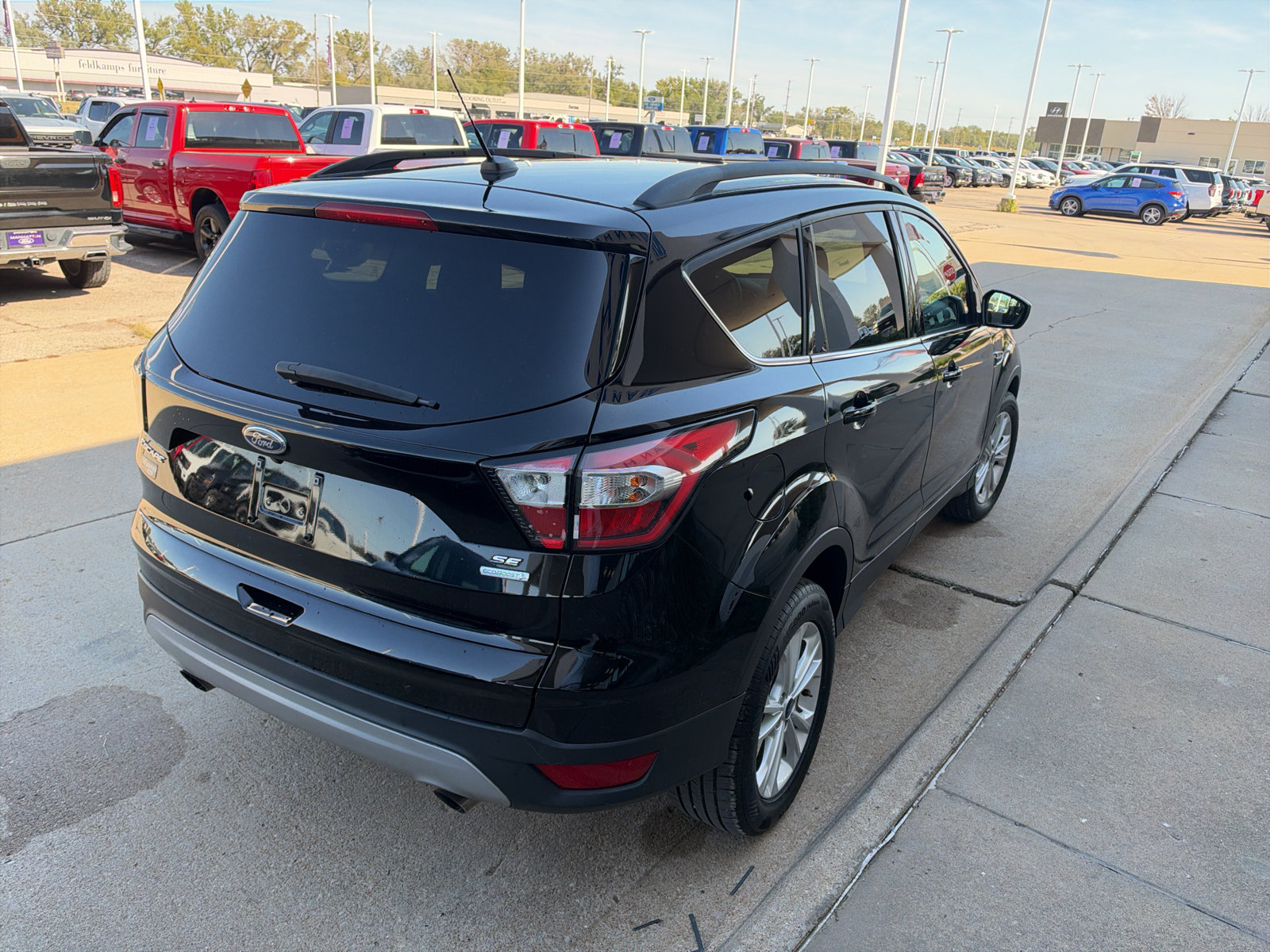 Used 2018 Ford Escape SE FWD image 6