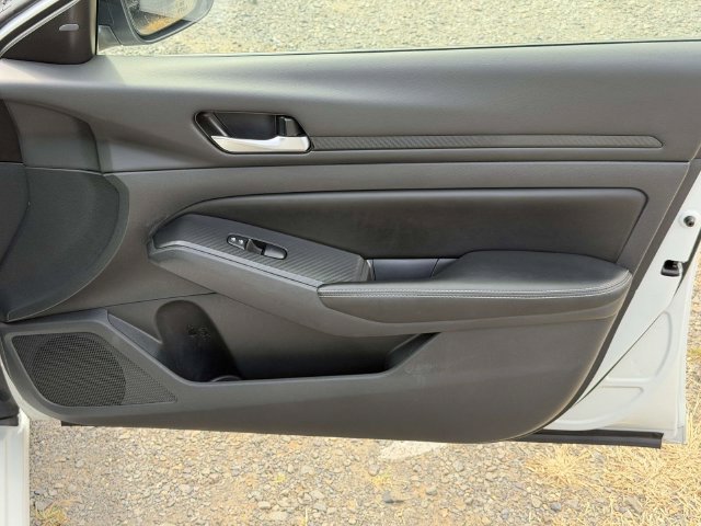 Used 2024 Nissan Altima 2.5 SV FWD image 8
