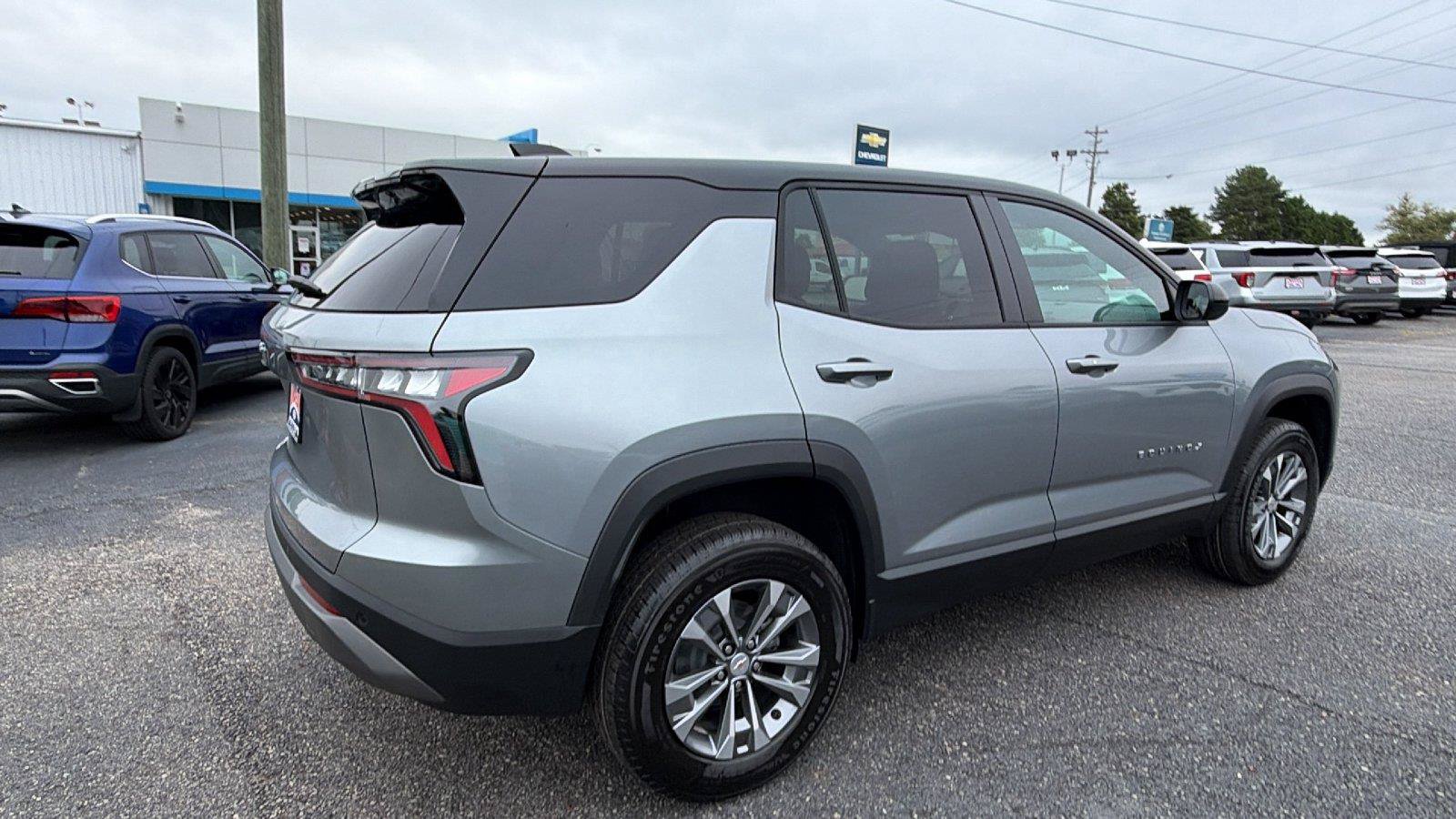 New 2027 Chevrolet Equinox LT w/ Convenience Package II FWD image 8